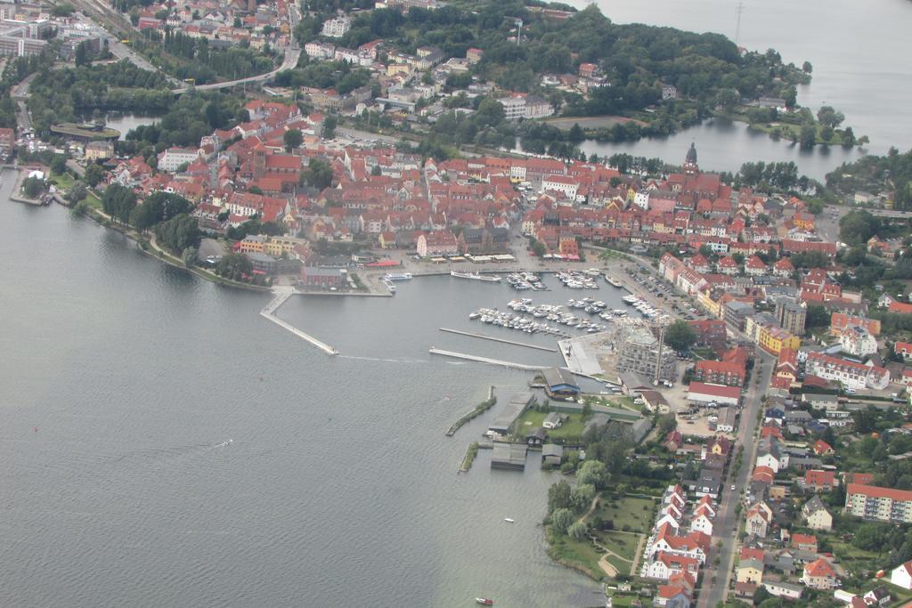 Ferienwohnung Reinersmann Waren  Esterno foto